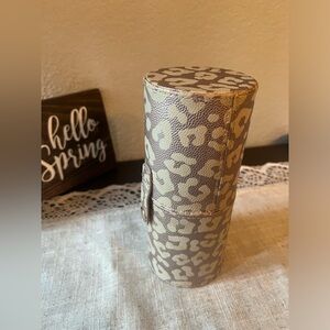 COPY - Hollis cosmetic brush holder